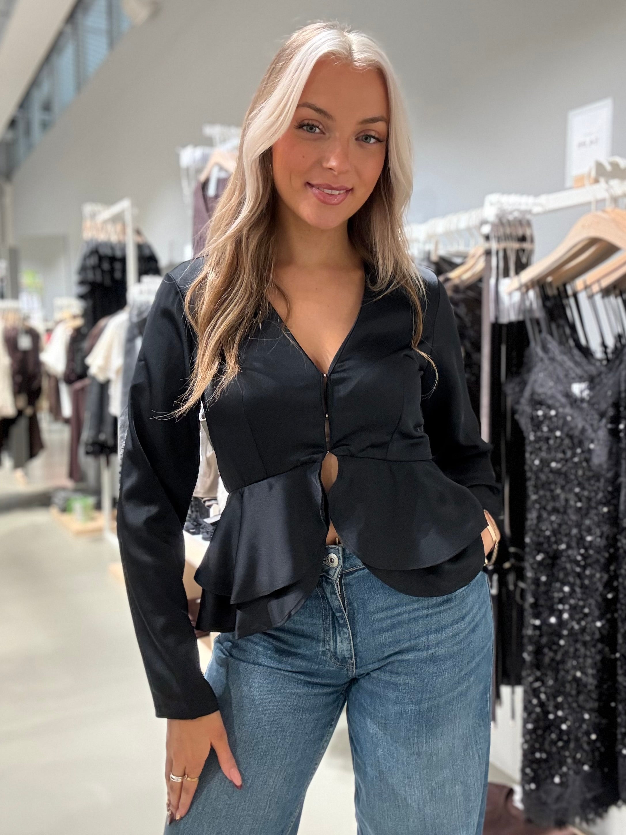 VIENID Top - Black Beauty